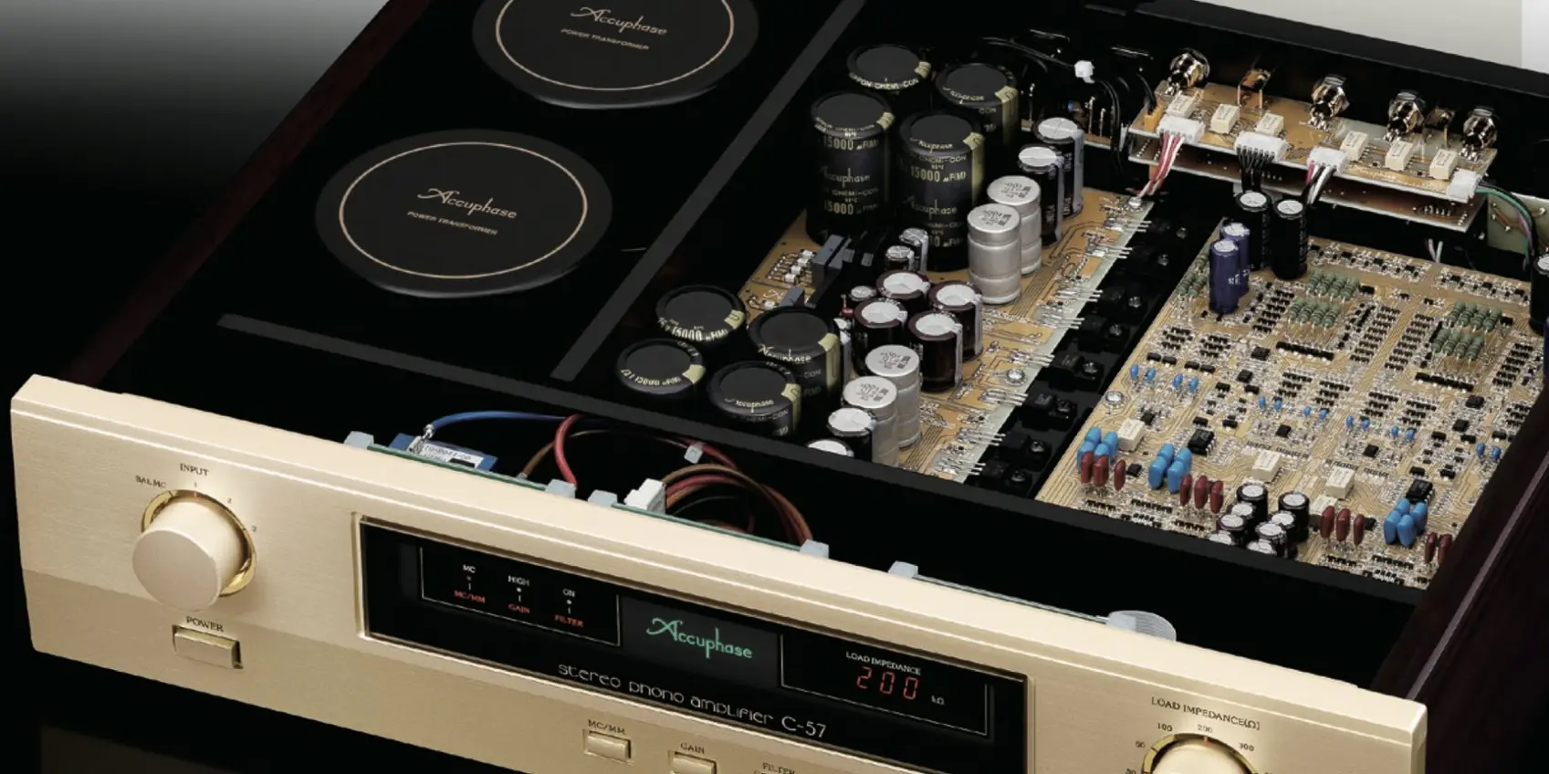 Accuphase C-57 Accuphase C-57 Arquitectura totalmente <strong>balanceada</strong>