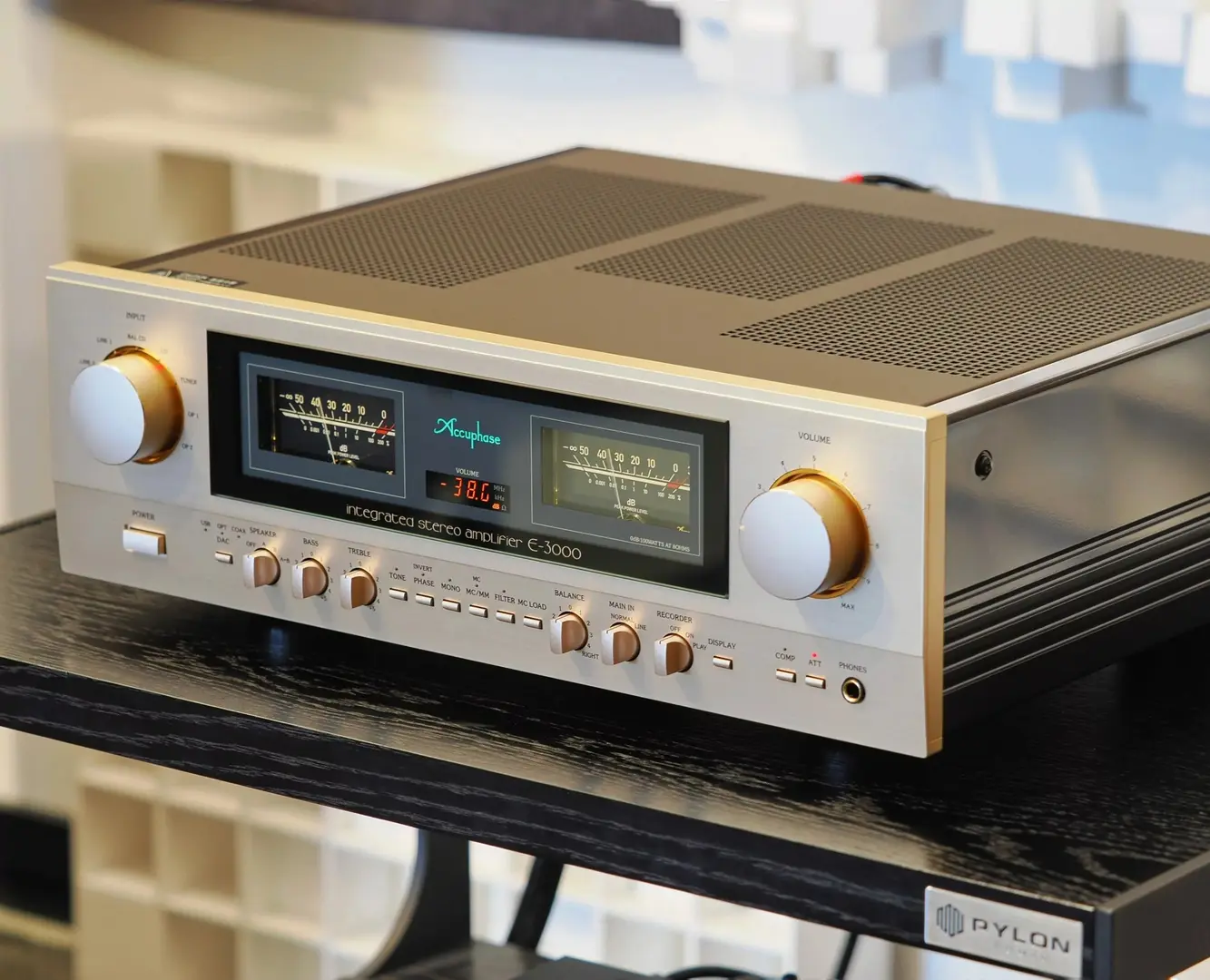 Accuphase E-3000 Accuphase E-3000 Conectividad y <strong>entradas</strong>