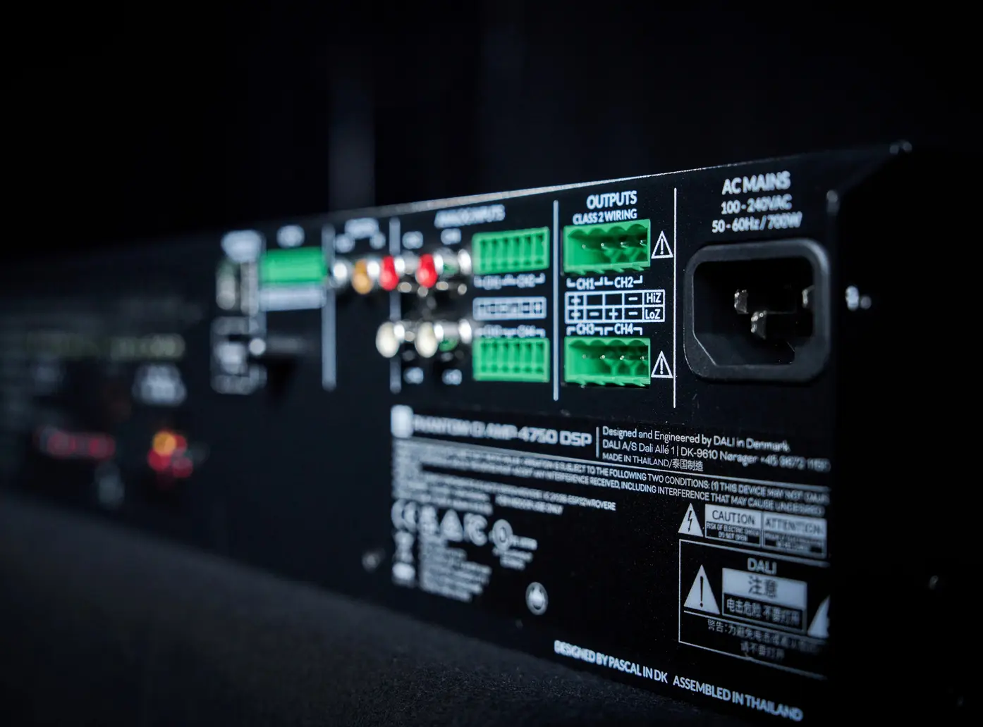 Dali Phantom CI AM-4750 DSP Dali Phantom CI AM-4750 DSP DSP y <strong>preajustes</strong> específicos