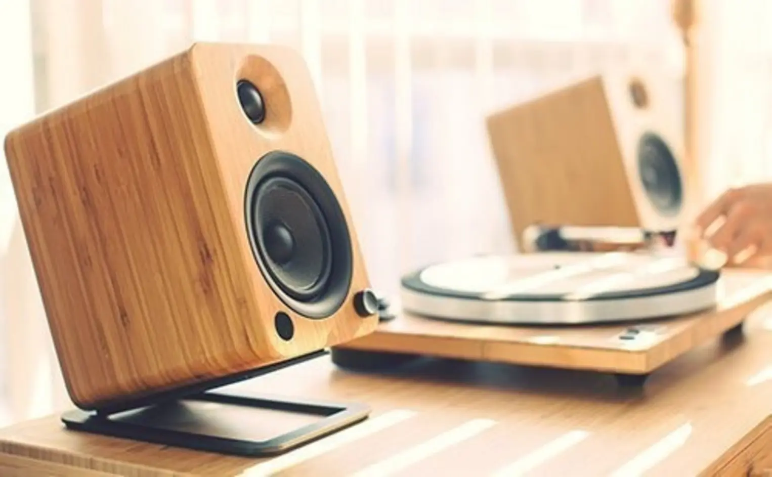 Kanto YU4 Salida <strong>subwoofer</strong>