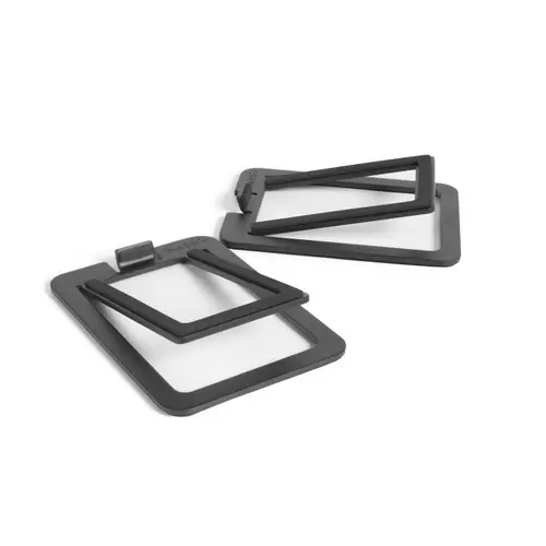 Base de altavoces Kanto S2 negra vista superior, diseño en ángulo con soporte metálico visible en ambos lados