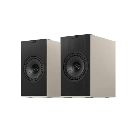 Kef Coda W Par de altavoces Kef Coda W en ángulo frontal, disponibles en varios colores, con detalles de los drivers visibles.