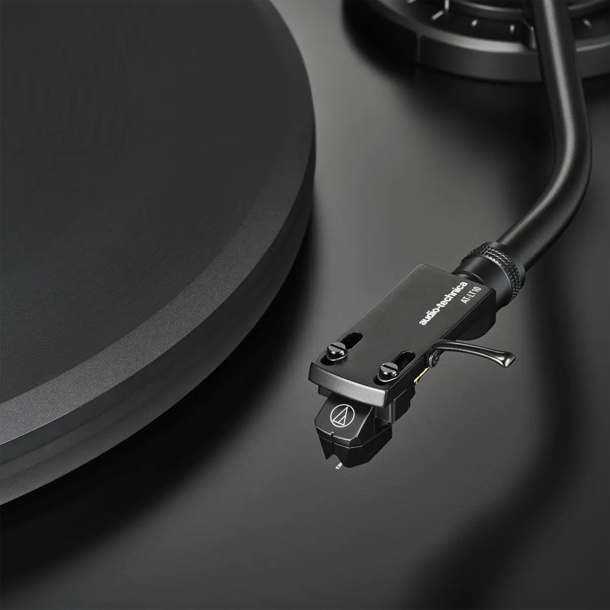 Audio-Technica AT-LP7x Audio-Technica AT-LP7x Rotación <strong>estable</strong>