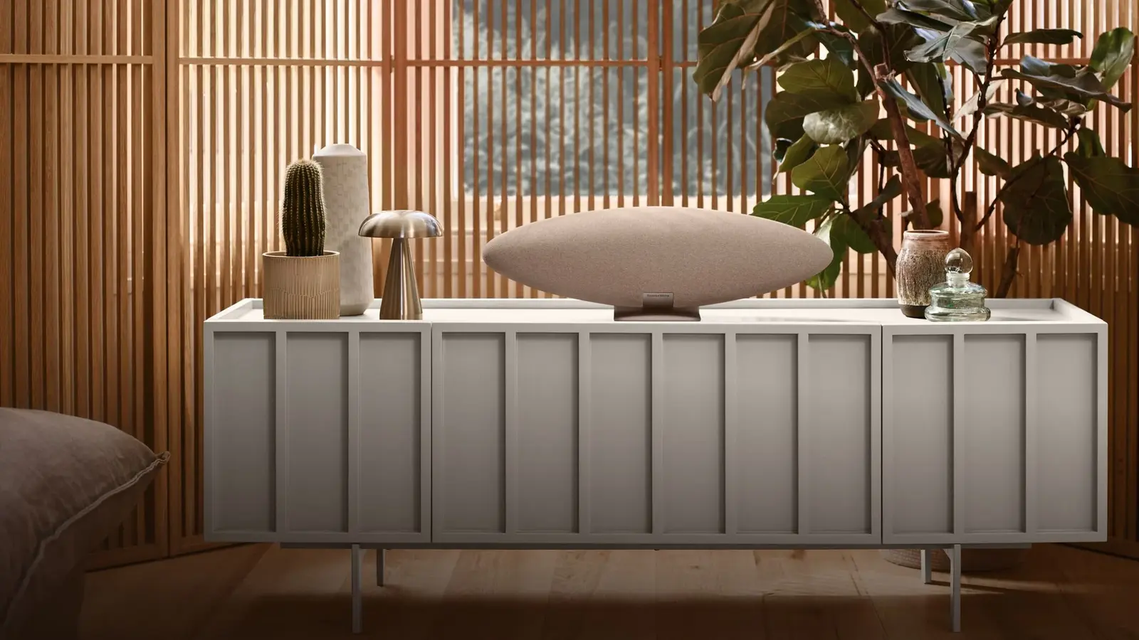 Bowers & Wilkins Zeppelin Pro Bowers & Wilkins Zeppelin Pro <strong>Amplificación</strong> y procesamiento digital avanzado