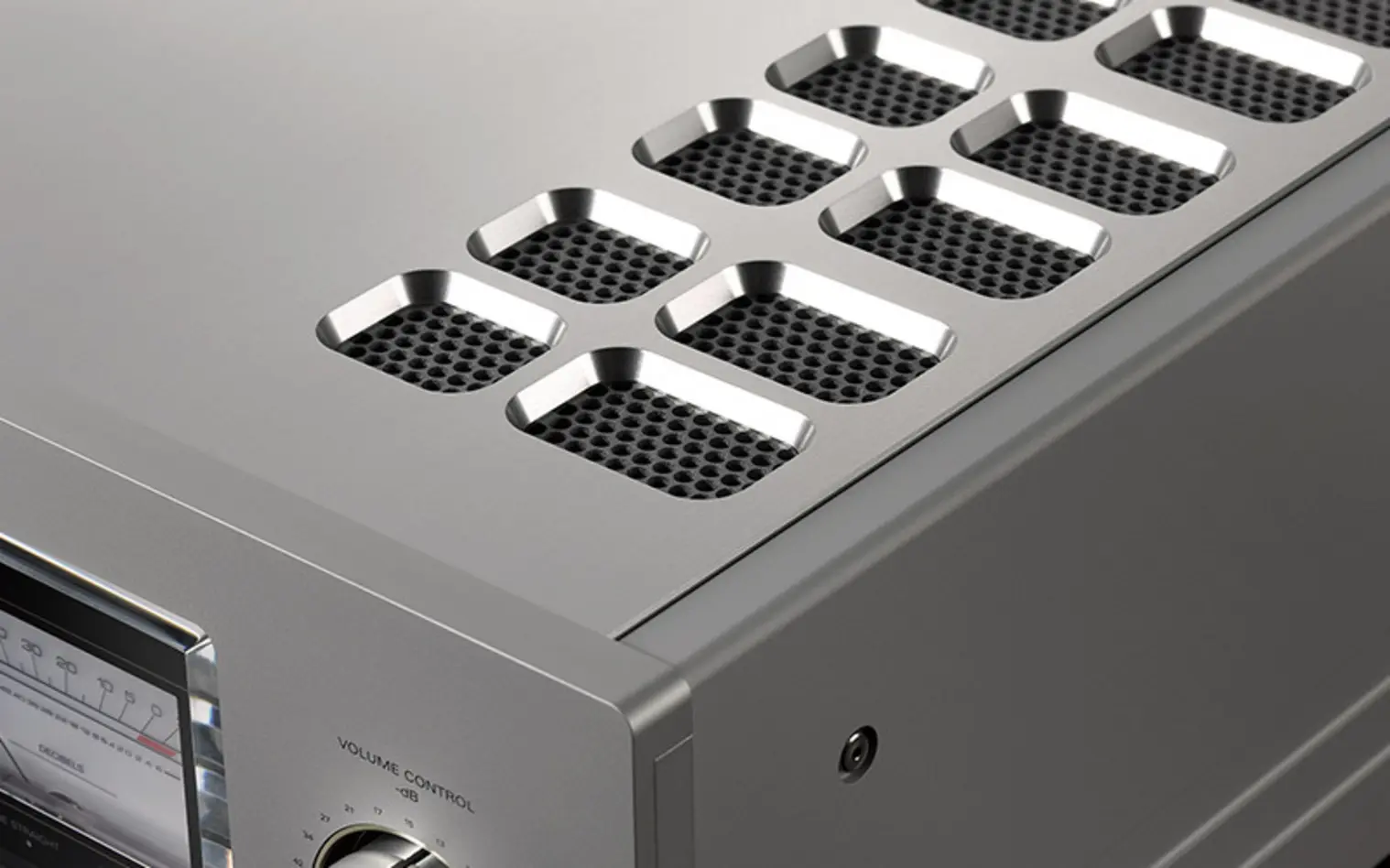 Luxman L-509X (Vorführgerät) Robuste und klassische Bauweise