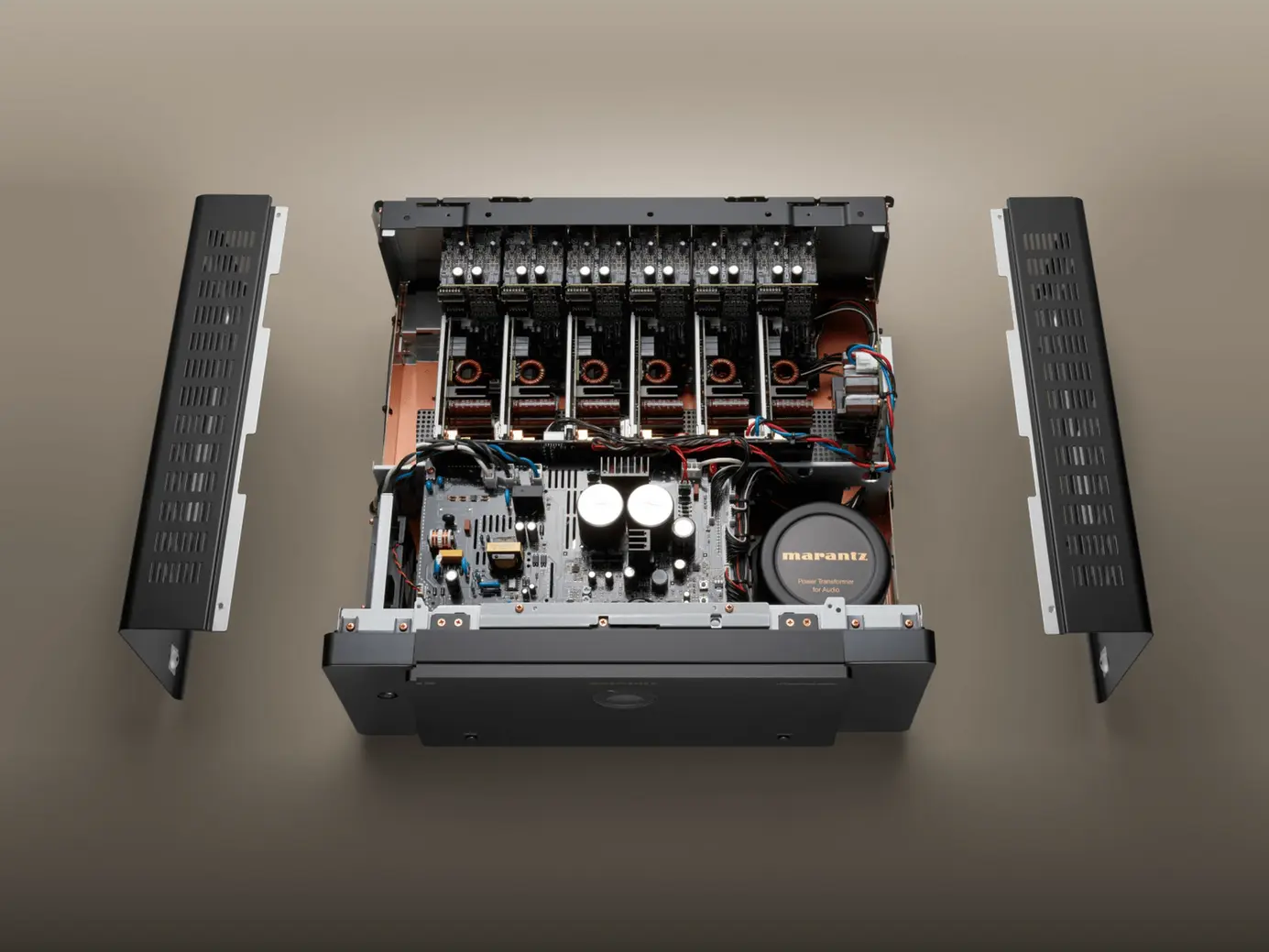Marantz AMP 20 Marantz AMP 20 <strong>Chasis</strong>, acabado y ubicación