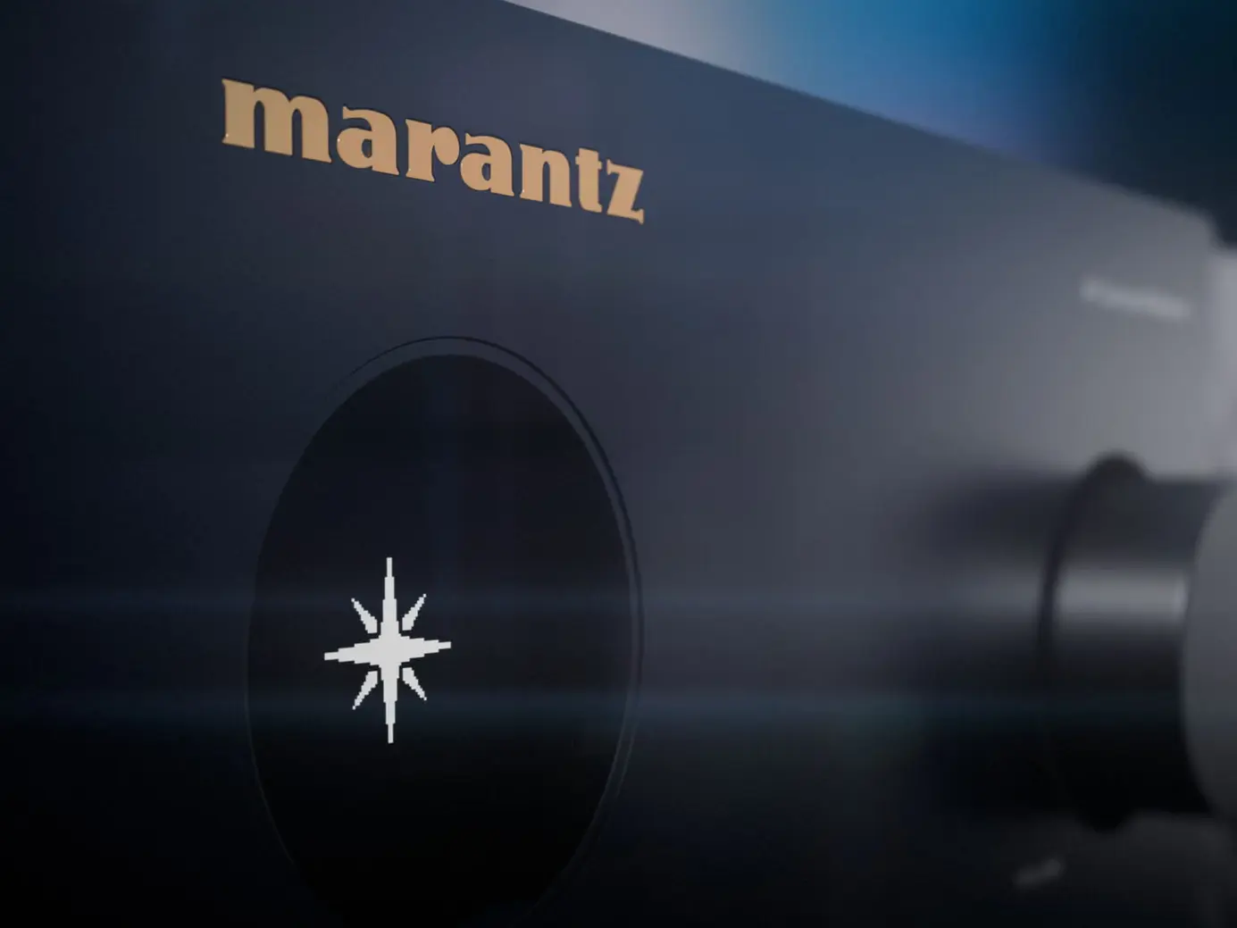 Marantz Cinema 60 DAB Series 2 ¿<strong>Cómo lo conectas</strong> al televisor y a las fuentes?