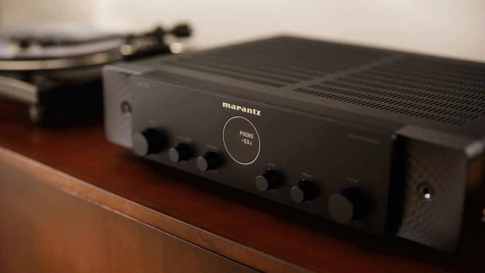 Marantz Model 70 ¿Cómo se <strong>conecta al televisor</strong>?